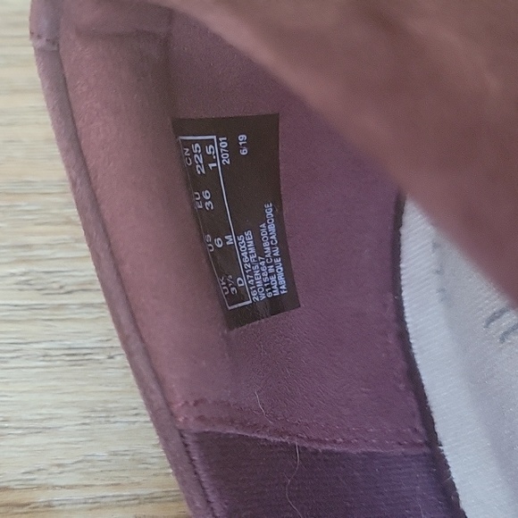 Clarks collection suede wedge pumps, burgundy size 6 med 36 euc - Picture 5 of 6